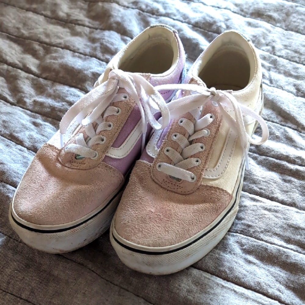 Vans Pastel Suede Kids Shoes Sz 3.5